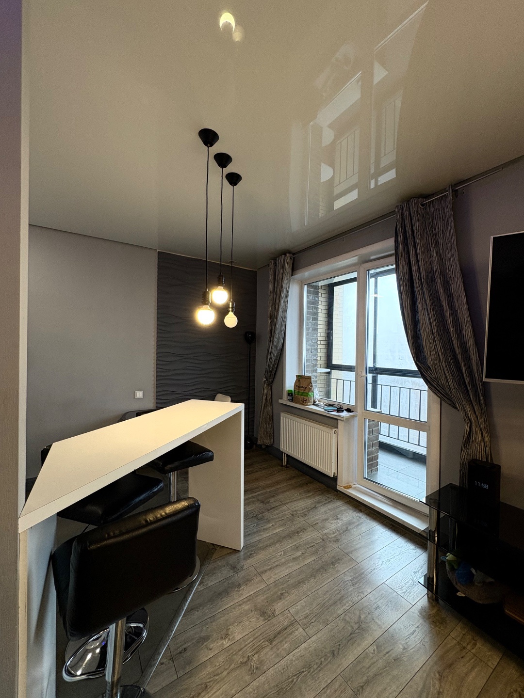 Продается просторная студия 43 м² с авторским дизайнерским ремонтом.
 Полностью готова к проживанию. Вся качественная мебель и техника остаются новому владельцу.
 Уютный и функциональный интерьер, выполненный в современном стиле. Идеальное сочетание стиля, комфорта и правильной планировки.
Квартира 
