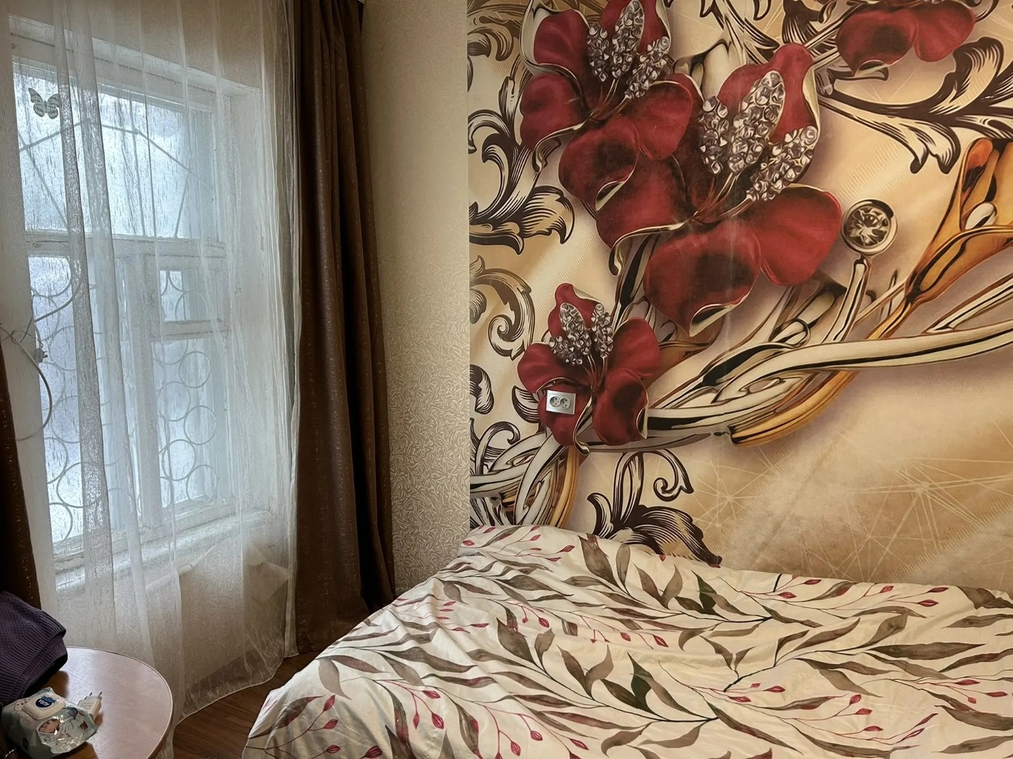 Продается 3к квартира по ул. Терешковой в деревянном доме

В квартире сделан косметический ремонт:
- натяжные потолки
- теплые полы
- на полу ламинат, линолеум

Квартира очень теплая. 
Есть отдельно кухня с печкой
Возможность сделать свой санузел и душевую

Квартира идеально подходит под инвестиции
