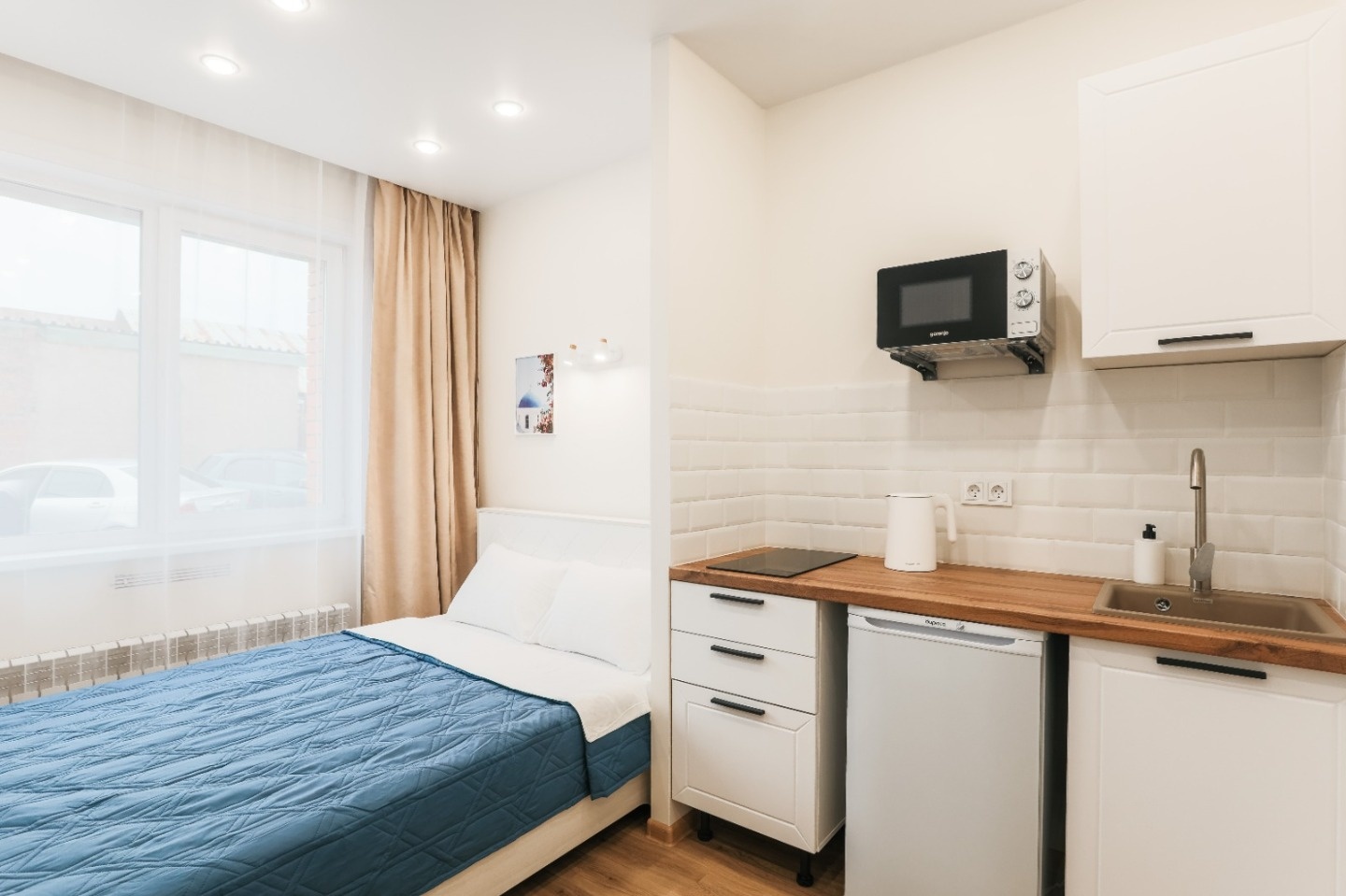 Предлагаем вашему вниманию доходную недвижимость.

Если вы хотели купить, сделать ремонт и сдавать чтобы заработать на своей новой квартире - это именно то что вы искали!

В квартире сделан качественный ремонт, закуплена вся необходимая мебель. Нанят управляющий который организовывает бесперебойную 