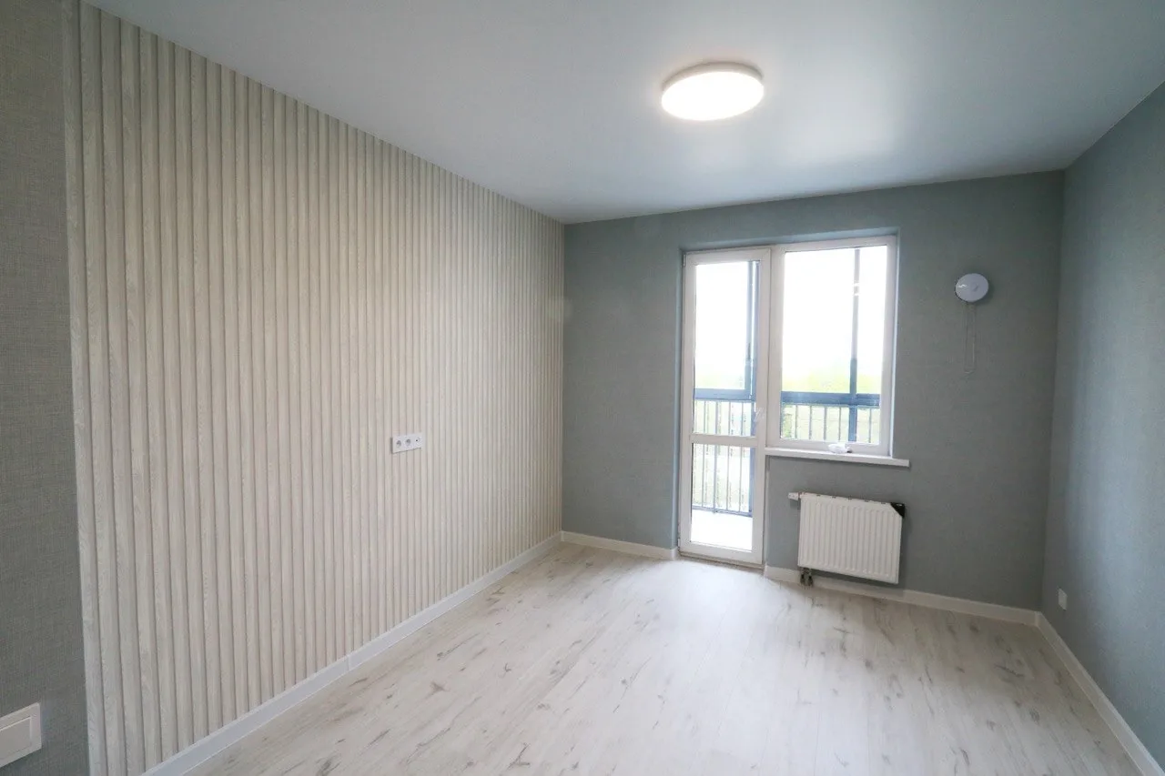 Продается новая  евро двушка в новом доме

В квартире никто не жил

Сделан свежий ремонт

Прекрасная придомовая территория, детская площадка, красивое озеленение

Парадные, колясочные. Все для вашего комфорта

Также прекрасное расположение дома

Рядом парк, стадион

Документы готовы к сделке

Звонит