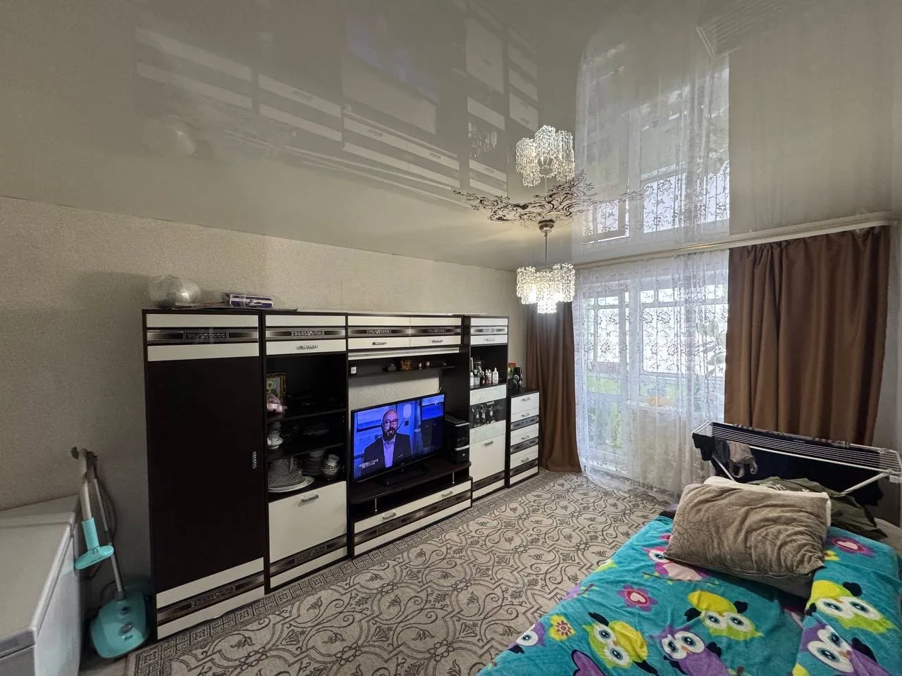 Продается 3к квартира раздельной планировки с хорошим ремонтом

- Натяжные потолки
- Кафель
- Пластиковые окна

Квартира теплая. уютная

Новым хозяевам останется кухня, шкаф в прихожей, стенка

Отличный вариант для семьи с двумя детьми

Звоните и записывайтесь на просмотр